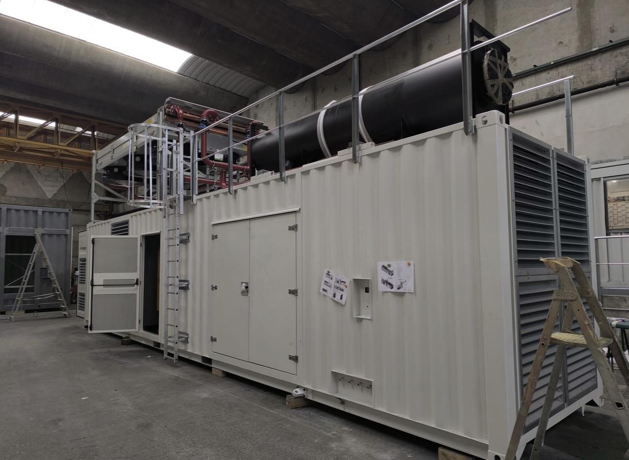 Container 40 pieds pour groupe électrogène avec aéroréfrigérant déporté en toiture